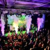 BandShoppen.dk bagtæppe, backdrop, scenetæppe Billede fra bandet Maiden Aalborg Live